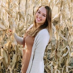 Meet your Posher, Brooke